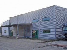 4 Langenhagen: Hallen- und Werkstattfl�chen 
in guter Lage zu vermieten