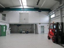 2 Langenhagen: Hallen- und Werkstattfl�chen 
in guter Lage zu vermieten
