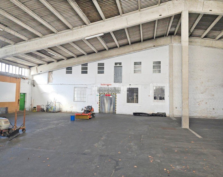 20260121_120207 Algermissen Halle Algermissen: Lagerhalle (teilbar) mit B�rotrakt in verkehrsg�nstiger Lage zu vermieten