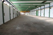 Innenansicht.jpg Lager- und Produktionshalle mit B�ro-/Sozialbereich und Au�enfl�chen zu vermieten