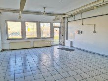 4 Sehr gepflegte Hallenfl�che (Teilfl�che: ca. 1.500 m�) zu vermieten