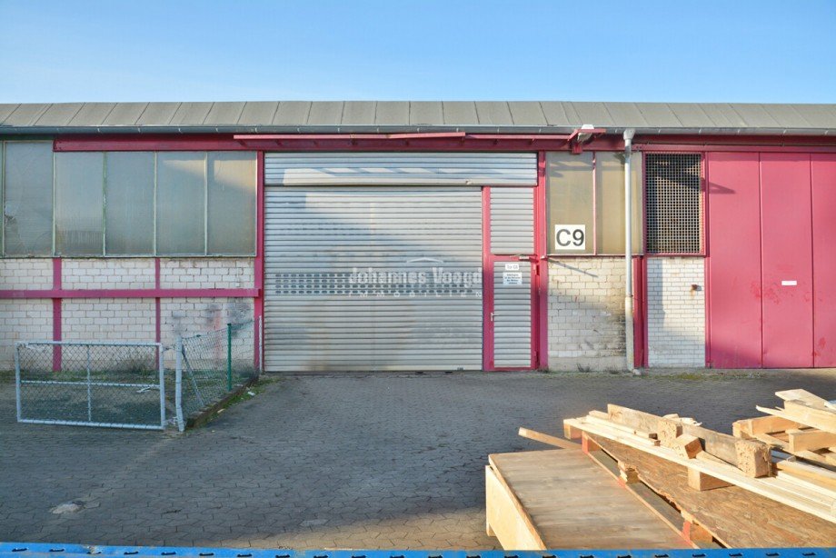 _DSC4860 Tor Au�en + Halle / Lager / Produktion Celle