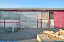 _DSC4860 Tor Au�en + Celle: Lager- und Produktionshalle zu vermieten