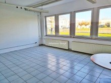 3 Sehr gepflegte Hallenfl�che (Teilfl�che: ca. 1.500 m�) zu vermieten