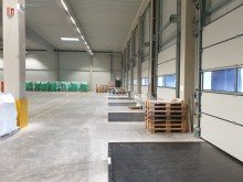 4 Moderne Hallenfl�che (Teilfl�che ca. 2000 m�) mit ebenerdiger Andienung und mit Ladebr�cken zu vermieten