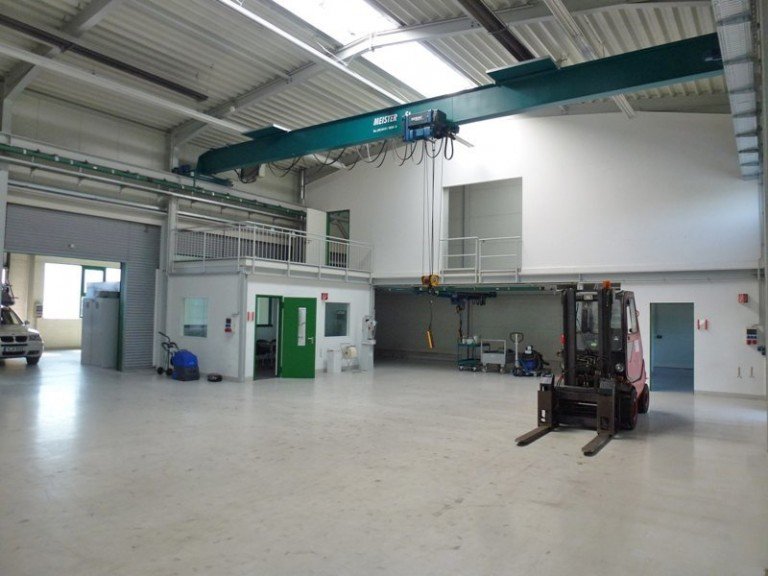 1 Langenhagen Halle Langenhagen: Hallen- und Werkstattfl�chen in guter Lage zu vermieten