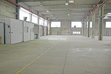 1 Sehr gepflegte Hallenfl�che (Teilfl�che: ca. 1.500 m�) zu vermieten