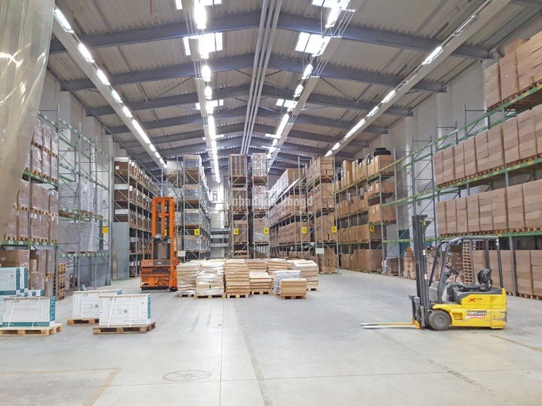 20181023_121322 Sarstedt Lager Hochwertige Lager- und Produktionshalle zu vermieten